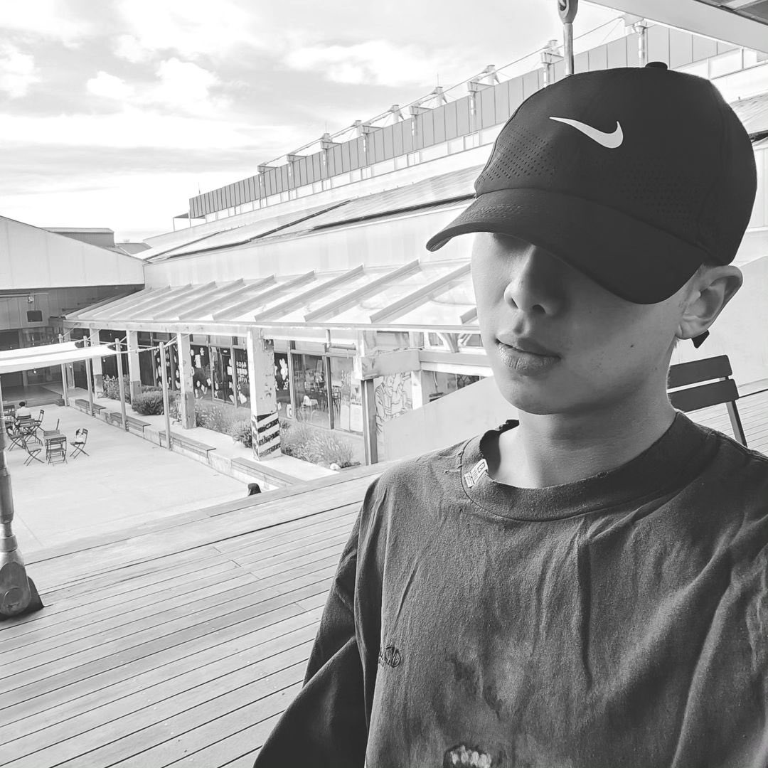 KNJRKlVE_'s tweet photo. [231010] RM (@/rkive) on Instagram (1)

"사랑했
읍니다"

💎 https://t.co/I8eSZwfHTO
💎 https://t.co/fbosXTviQh

✨ https://t.co/pebqH8eQS0
✨ https://t.co/4OoVAfi0Xa

#NAMJOON #남준 #방탄소년단RM #BTSRM #IndigoByRM #RM218KOMCA #ProudAmbassadorRM #RMxBOTTEGAVENETA #RMxDAZEDKOREA https://t.co/tq4MvymPaT