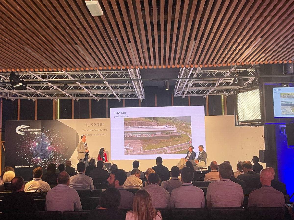 TeknikerOficial's tweet image. 🔝Durante la 2ª jornada del V Fórum de #Innovación de #Sener, nuestro compañero I. Maurtua ha participado con una charla sobre algunas de las tendencias tecnológicas que pueden cambiar la forma en la que usamos los #robots e interactuamos con ellos. #Robótica #Interacción