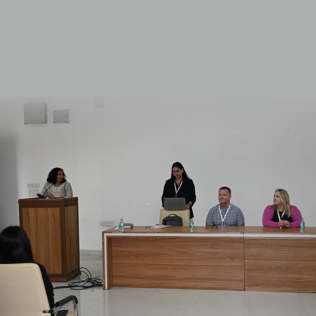 SymbiosisSkills's tweet photo. A delegation comprising Roger Douglas from Saint Martin's University and Vanessa Vandiver from Saint Mary's College of California, led by Tanushree Bais from Simpled, visited SSPU  today to explore potential collaborations.  

#delegates #collaborations #Partnerships https://t.co/RRdjj6AZH9