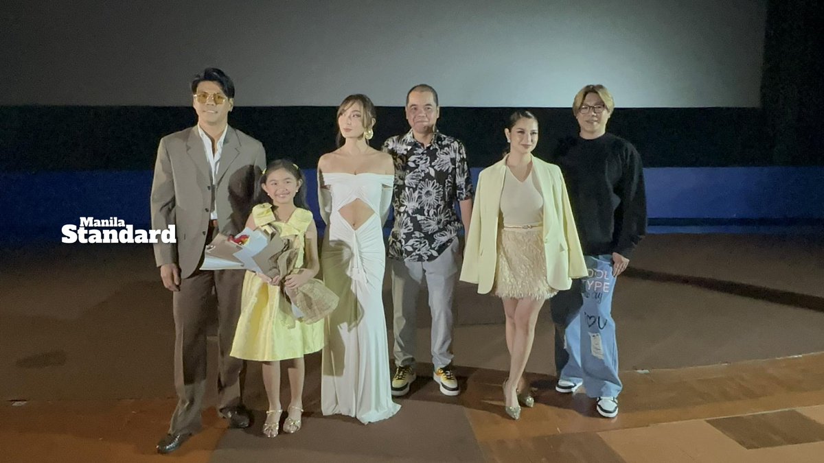 MSLifeAndShow's tweet image. LOOK | Director Crisanto Aquino with stars Jerald Napoles, Ryza Cenon, Althea Ruedas, and Danita Paner at the red carpet premiere of #InstantDaddy.

For more entertainment updates, visit manilastandard.net/category/showb…