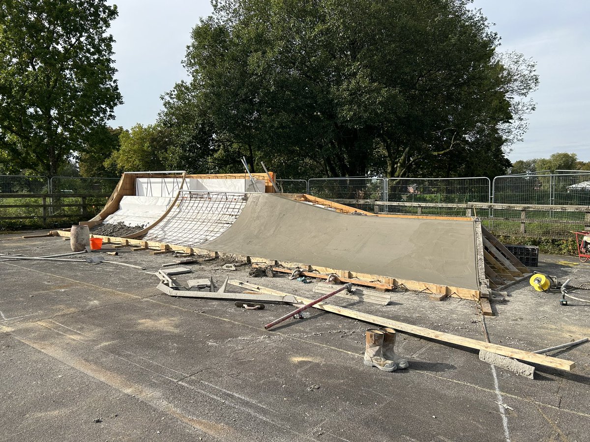 The new wheeled sports facility at Clarence Park is taking shape now!

Thanks to the team at #canvasspaces for getting this concrete in, in this unseasonably warm weather 

#wheeledsports
#clarencepark
#bury