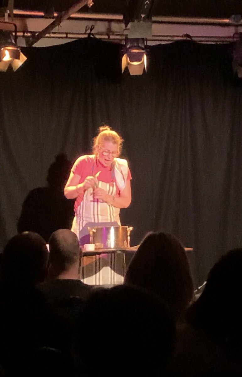 Emma Lowe tweet media