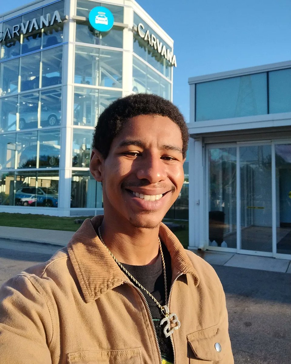 IamLanceWiggins's tweet photo. I'm here @gocarvana @twitter 🚗��🚨👌🏽💯����️#@gocarvana #carvana #lancewigginsmusic #celebritys https://t.co/xOy11ZHvSr