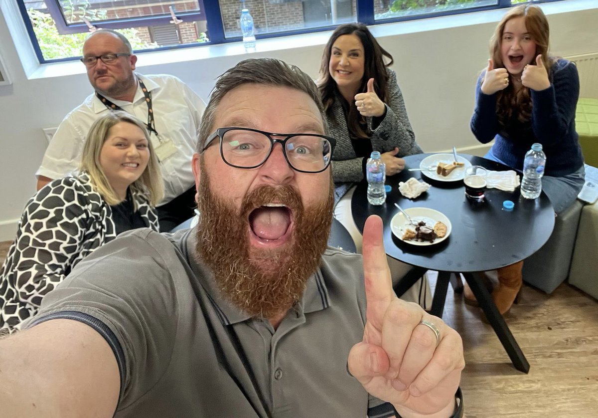 Nomes & excited excited to judge @Yolk_Recruit annual cake competition! The winner @DuncPowell25 with his @Nigella_Lawson Guinness cake! ❤️🏴󠁧󠁢󠁷󠁬󠁳󠁿🥚🍳