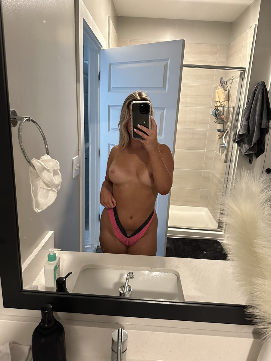 Intimatetwosome's tweet photo. @sexyfuncpl1990 Just snap these to us 😌 https://t.co/dZpxKGp9wk