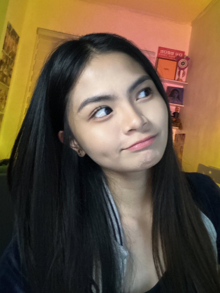 mizzytozaki's tweet photo. pasali lang eh, damot😾 

#osd #onceselcaday #sana https://t.co/ubtsdeYzwp