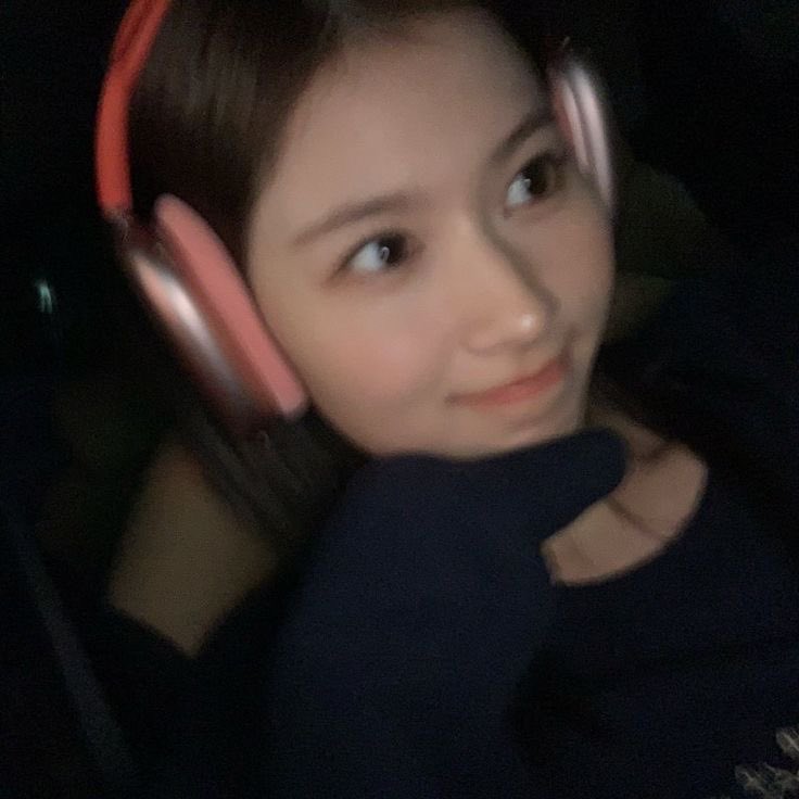 mizzytozaki's tweet photo. pasali lang eh, damot😾 

#osd #onceselcaday #sana https://t.co/ubtsdeYzwp
