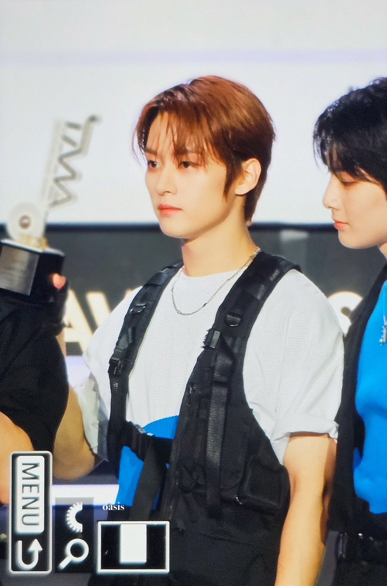 leeknow_kr's tweet photo. 231010 TMA

수상 축하해💛

#Straykids #스트레이키즈 #Leeknow #리노 https://t.co/wggsPVMrPE