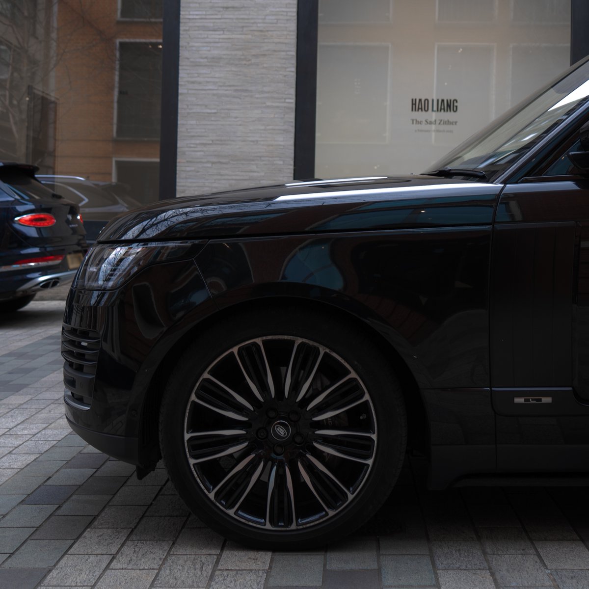 LLCCARS's tweet image. With a chauffeur at the helm, every moment is a testament to refined luxury and unparalleled comfort.

📧 info@llccars.co.uk
📞 02080 041555
🌐 llccars.co.uk

#llccars #londochauffeur #chauffeurservice #luxurylife  #chauffeurdriven #chauffeurs #rangerover #SUV