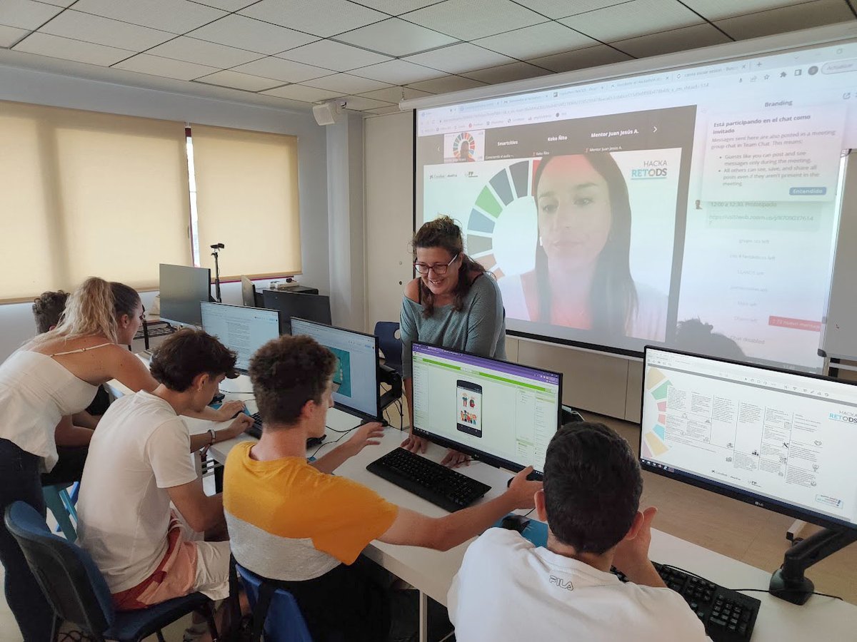 centrosanvalero's tweet photo. 👉 El alumnado de #FP participa con @caixabank en el #HackaRETODS, evento impulsado por @FPinnovacion
El objetivo de #retODS es profundizar 🔍en la Agenda 2030 y los Objetivos de Desarrollo Sostenible (ODS).
Les deseamos mucha suerte!!!
#InnovacionEducativa https://t.co/z72BVB7eQ2