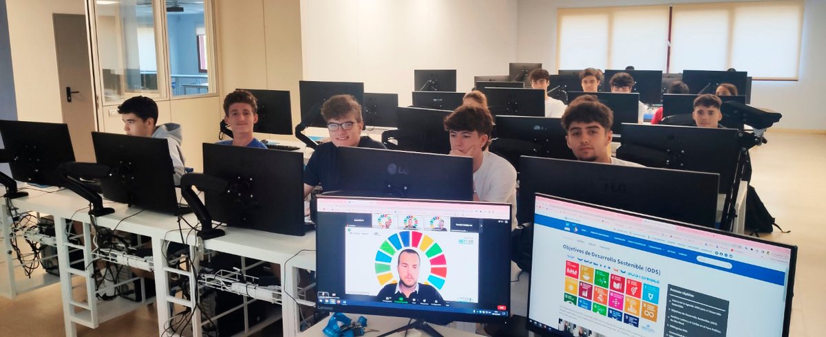 centrosanvalero's tweet photo. 👉 El alumnado de #FP participa con @caixabank en el #HackaRETODS, evento impulsado por @FPinnovacion
El objetivo de #retODS es profundizar 🔍en la Agenda 2030 y los Objetivos de Desarrollo Sostenible (ODS).
Les deseamos mucha suerte!!!
#InnovacionEducativa https://t.co/z72BVB7eQ2