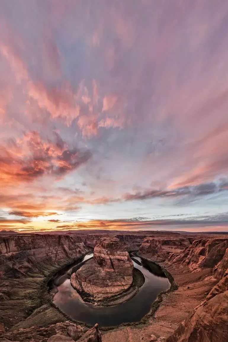 Art for the eyes! Photographed in Page, Arizona at Horseshoe Bend. buff.ly/3ZeghEU #amazing #creative #photooftheday #naturelover #artwork #art #artistry #arizona #photo #photos #pic #picture #pictures #snapshot #art #beautiful #picoftheday #photooftheday #travel