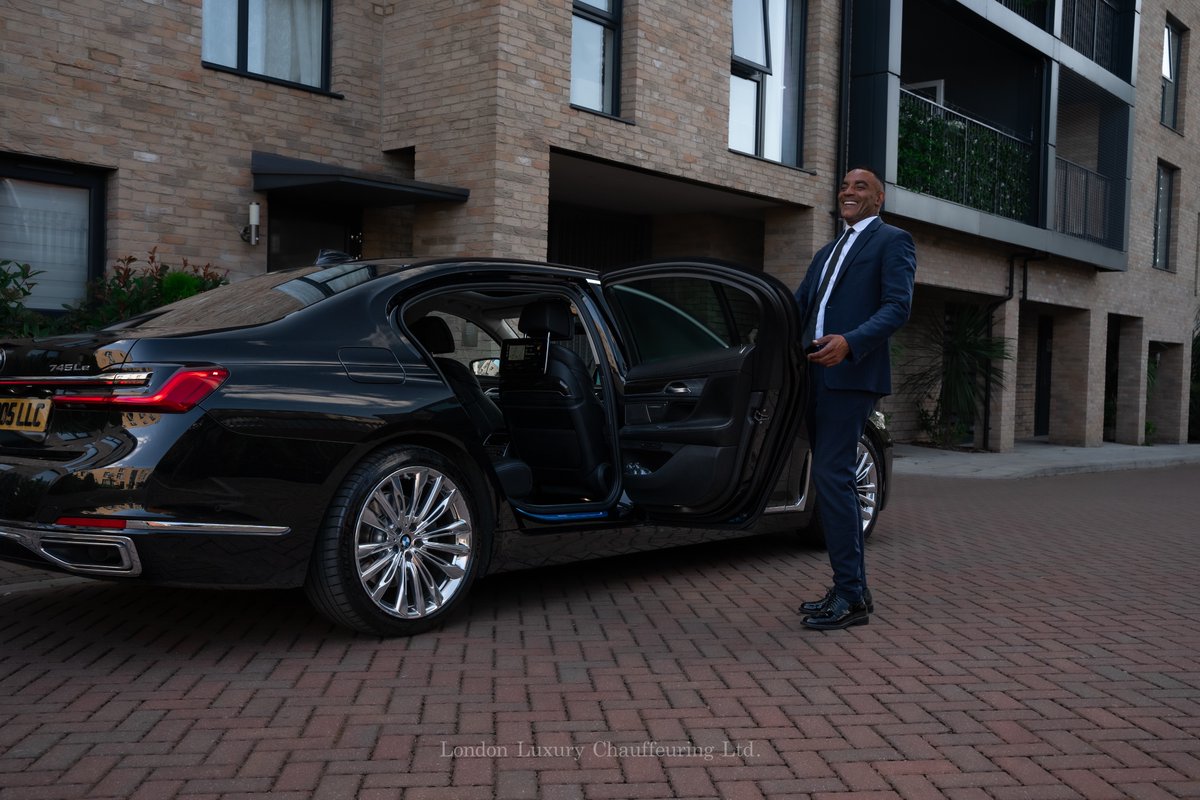 LLCCARS's tweet image. At LLC all our chauffeurs embody professionalism and passion for service they deliver. Behind the wheel of the luxurious BMW 7 Series, every journey becomes an experience in sophistication and comfort. 🌟 #llccars

📧 info@llccars.co.uk
📞 02080 041555
🌐 llccars.co.uk