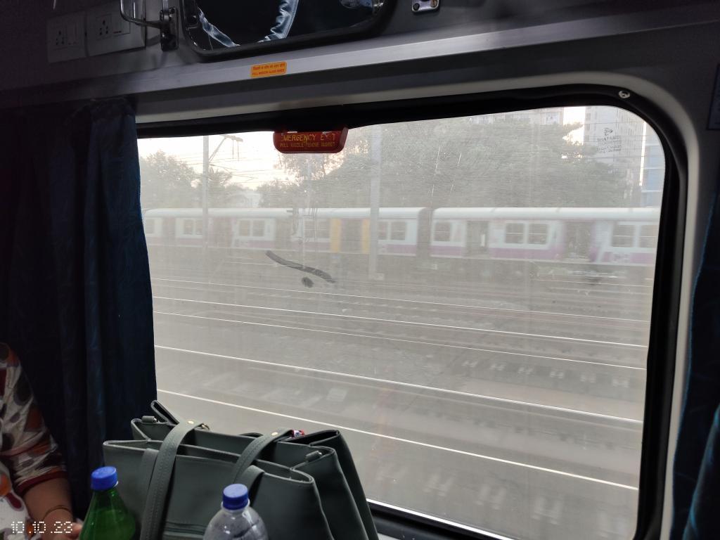 velanibp's tweet photo. Outside Glass not clear, Kutch Express BDTS to Bhuj Dt. 10/10/23, B1/58 https://t.co/wpafimpAJI