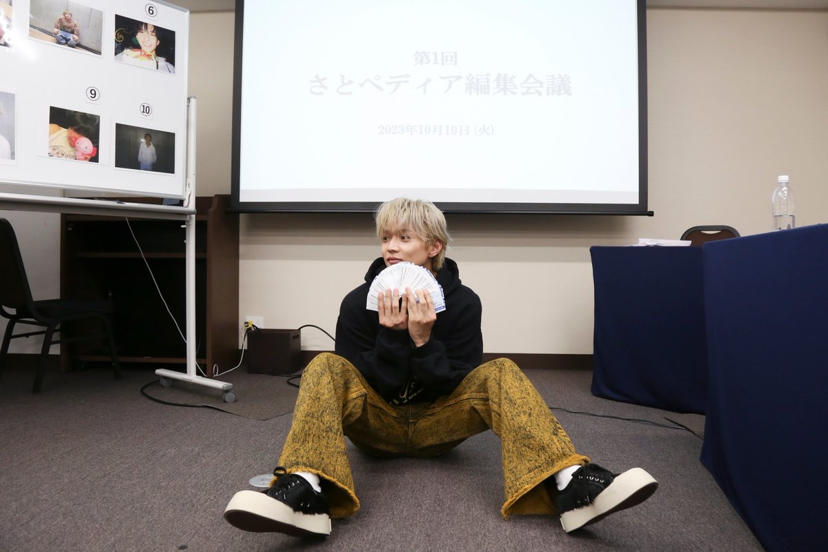 taiki__official's tweet photo. #さとぺディア
無事に全5部終わりました ◡̈  

皆さんが書いてくれた
大量の"僕の好きな所"アンケート
を掛け布団に
今日はいい夢見れそうだ😴

#FANTASTICS https://t.co/ppNi8pMsLn