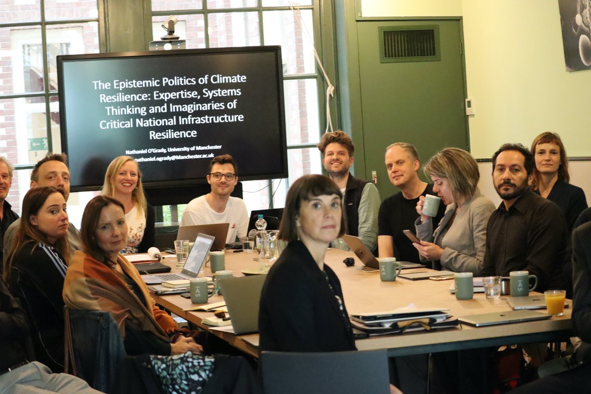 NinaAmelung tweet media