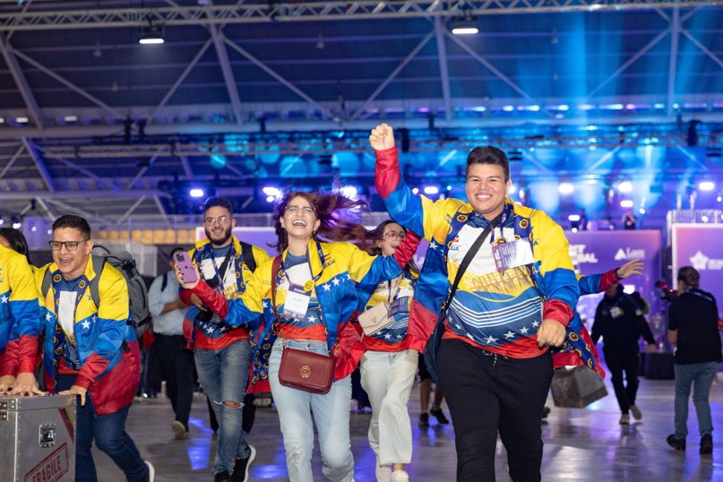 Congratulations #TeamVenezuela currently in 4️⃣th place at The FIRST Global Challenge a tournament that brings together high school-aged youth from over 190 countries for the 🌎’s most international robotics competition 🤖 despite the adversity go #Venezuela go #FGC2023Singapore🇻🇪