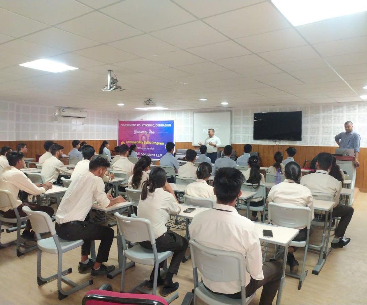 caddcentre's tweet image. 50 tech enthusiasts from Govt. Polytechnic-Pithuwala joined our seminar on #PythonProgramming by #CADDCentre for Emerging CS/IT Trends!, Dehradun Ballupur Chowk. They learned and excelled at creating QR Codes and turning image files into Pencil Sketches!  #TechSeminar