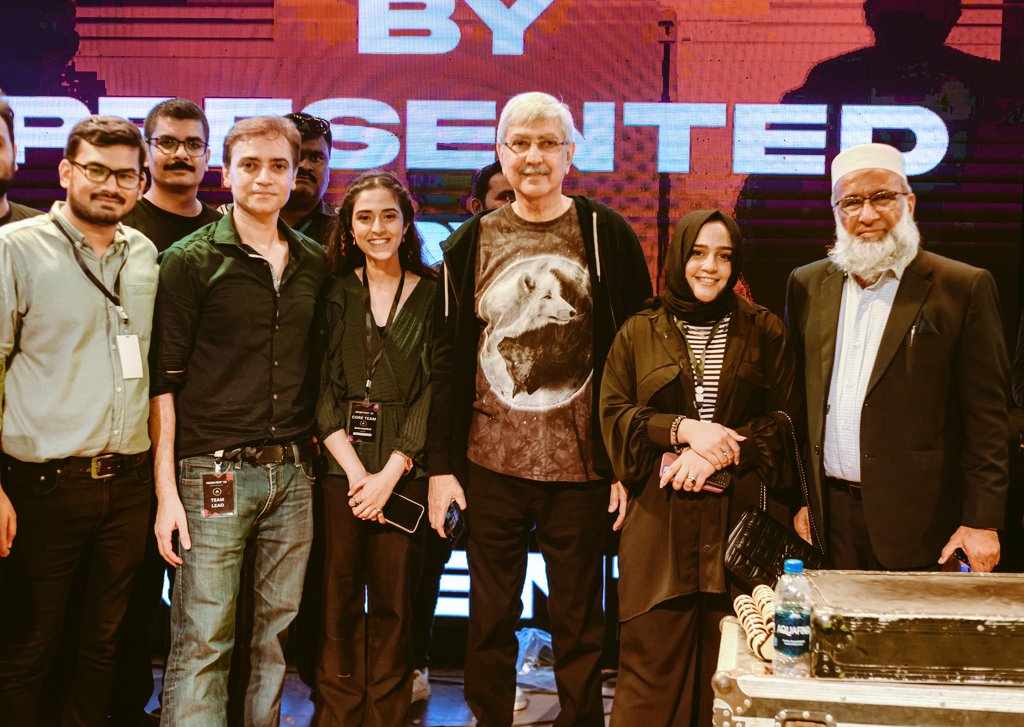 Itsmeeasad's tweet photo. Celebrating a successful event with Honourable VC DUHS on stage during the event. Honourable VC @Dow_Uni looks satisfied and happy with the event. #DowPrismFest #Duhs #Dow https://t.co/7JIb7e9eyx