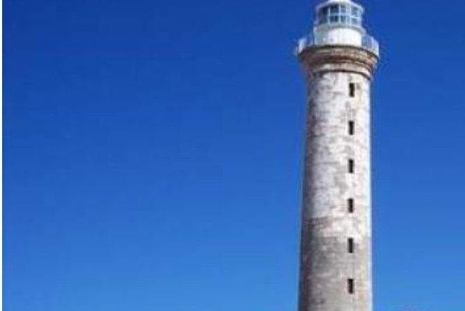 #UnDiaComoHoy ,Se inaugura en Banes, en la costa norte de la provincia de #Holguín, el faro Lucrecia. Cada cinco segundos emite un desello de luz blanca; se encuentra a 40 metros sobre el nivel del mar y tiene un alcance geográfico de 18 millas.#Cuba