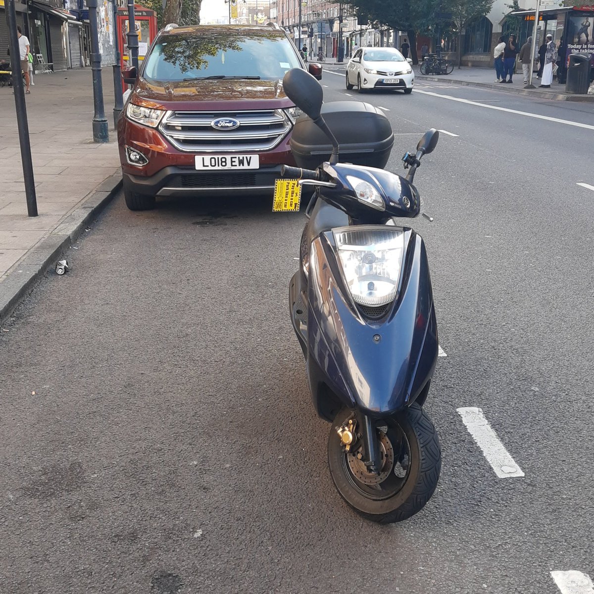 SaveLondonMC's tweet photo. Hackney Council doesn't care how big or small your bike is, they still want you to pay car parking prices ๐คทโโ๏ธ
Help them understand the difference and #ParkLikeACar in Hackney ๐๐ต๐โ
#SaveHackneyMC https://t.co/k1xrHFkJTQ
