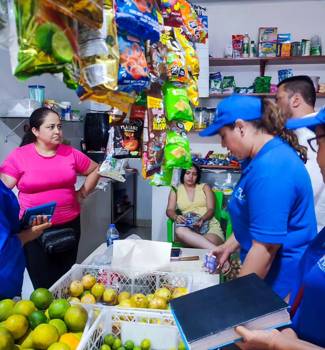 Madiedo_MIRA's tweet photo. En nuestro compromiso con todos los sectores de la economía, estamos orgullosos de apoyar a los microempresarios del sector #Panadero y #Tendero. 🍰🥖👨🍳👩🍳🙆🏻♀️🙆🏻♂️
Esto no es solo negocio, es construir tejido social, aportar desarrollo y generar oportunidades.
#MIRAConLosTenderos https://t.co/pDn5iJwRyJ