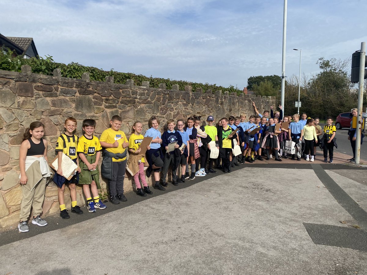 GPSYear5's tweet photo. What a brilliant walk looking at recreational leisure activities in the local area.
We’ve even had members of the local community take part in our questionnaire 😊 thank you so much if any of you see this.
#gpsgeography #happiness😊 https://t.co/5PAbUBLX3i