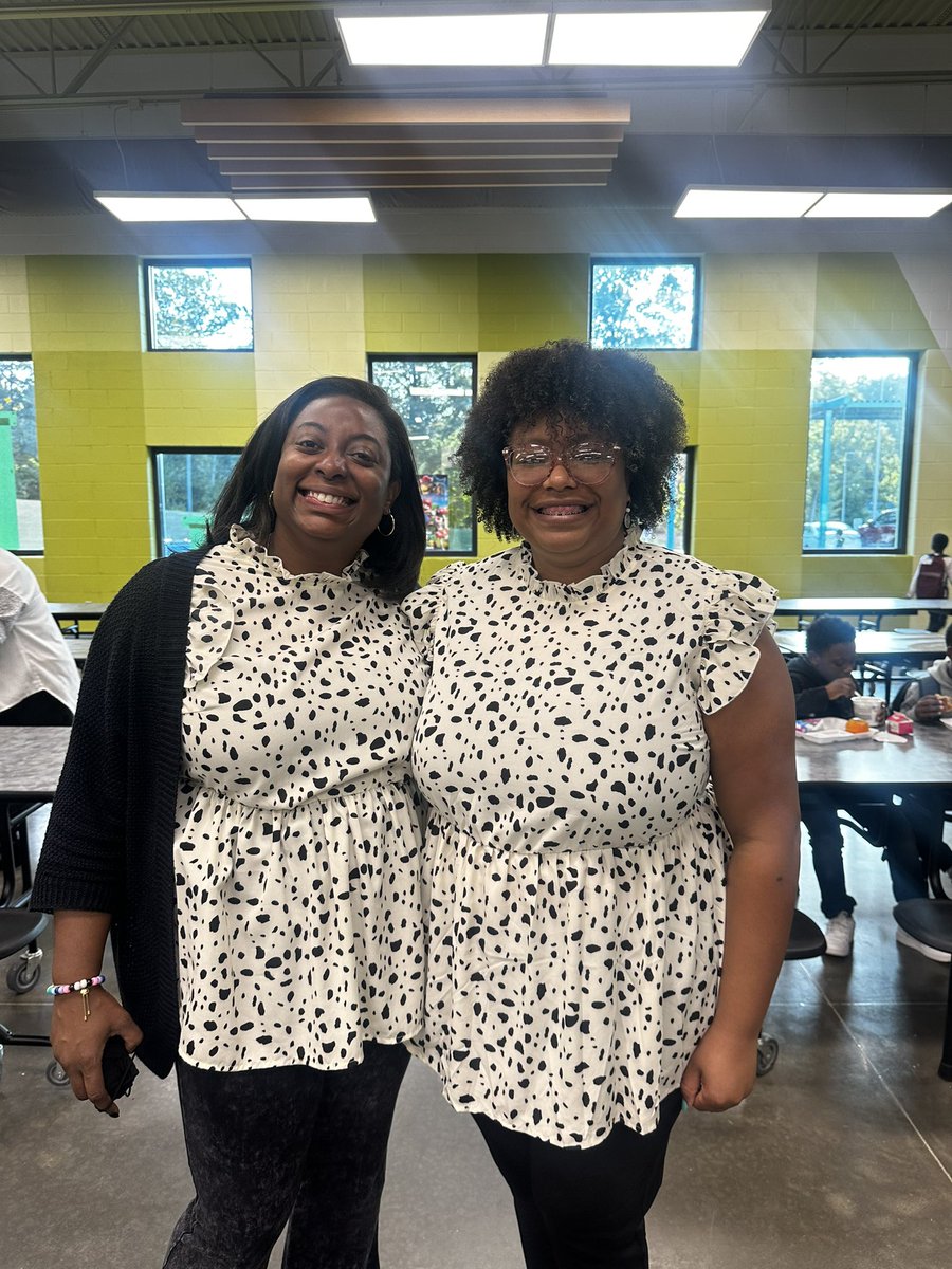 MSeayMAE's tweet photo. I’ve got a feeling, that today’s going to be a good day!!!#BPInspired https://t.co/WArv1FARv6
