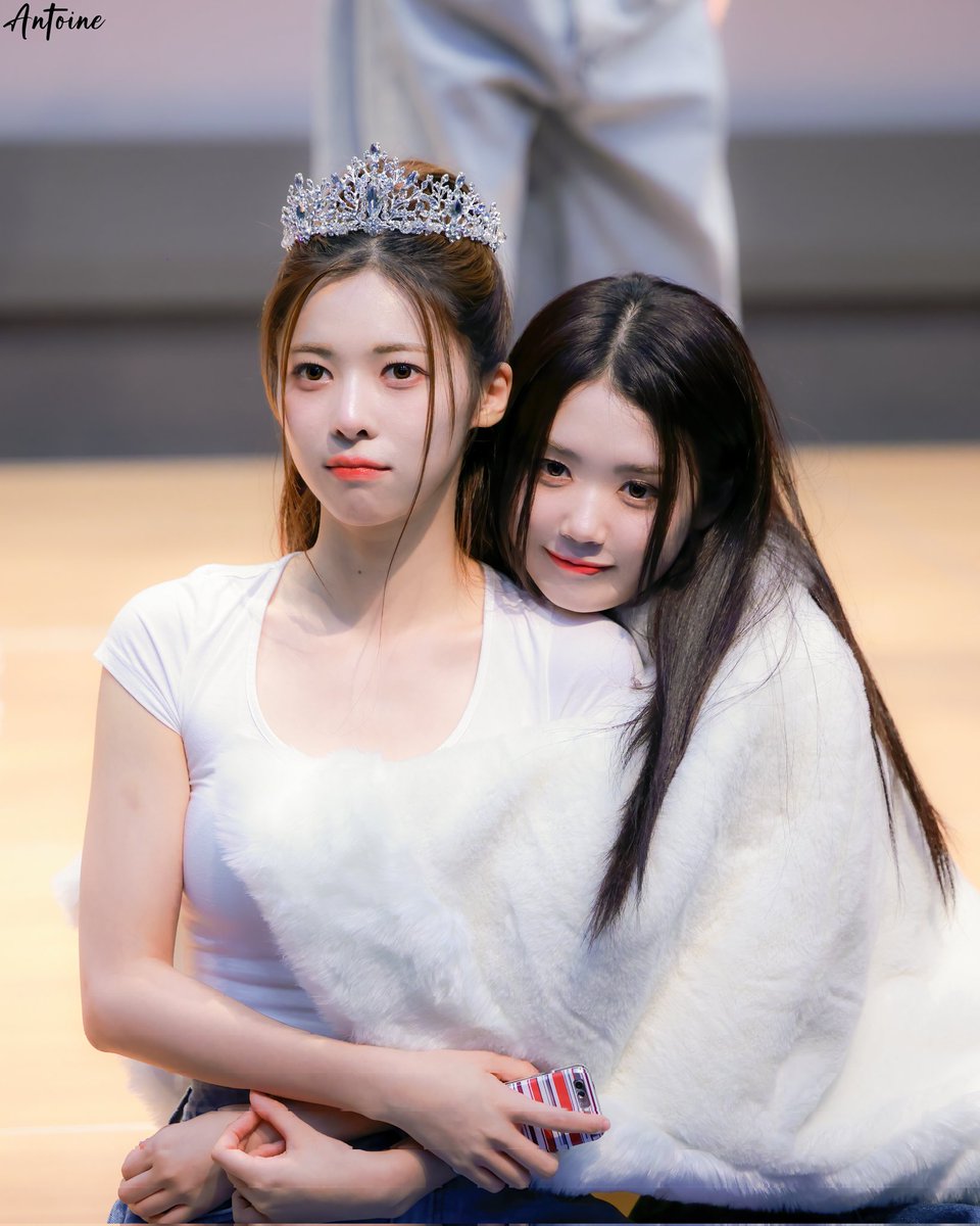 Antoine_030108's tweet photo. 230820
so sweet!💘
#서다현 #SeoDaHyun
#공유빈 #Yubin
#트리플에스 #tripleS 
#러블루션 #LOVElution https://t.co/8MhXHHpHBw