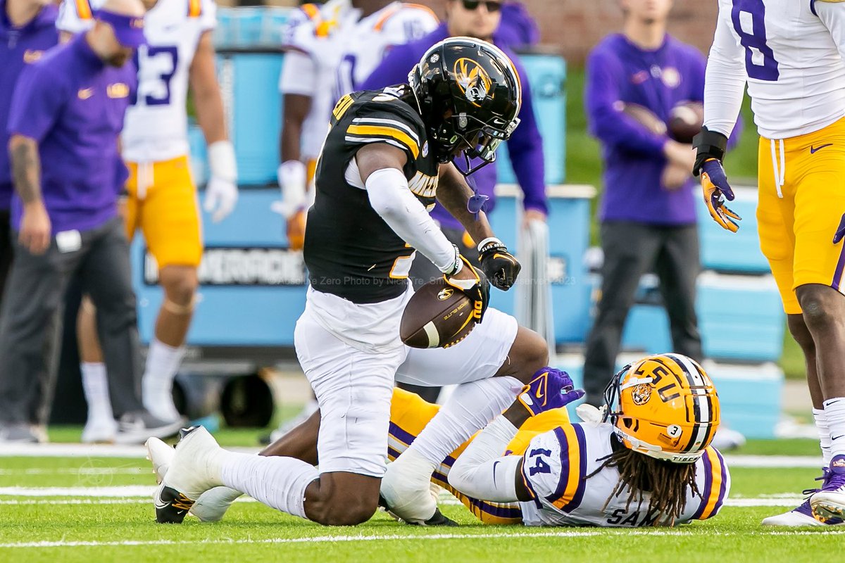ntreyaz09's tweet photo. I’ve been neglecting my “X” account severely…

A few images from the game between @MizzouFootball and @LSUfootball 

For @KCStar 

@CanonUSAimaging @thinkTANKphoto 

#ncaa #sec #mizzou #geauxtigers #football #kcphotographer  #teamcanon  #wecametoplay #iamzero #gamedaystandard https://t.co/tKcKF4TFdy