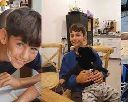 ClaudeRayon's tweet photo. #PetitAnge #KillianMBappe Alors Killian, un petit tweet pour tous ce petits ange kidnappé par le Hamas ? Et toi Omar Sy ? Et toi Mathieu Kassovitz ? Et les autres ? https://t.co/bD59fHSUVe