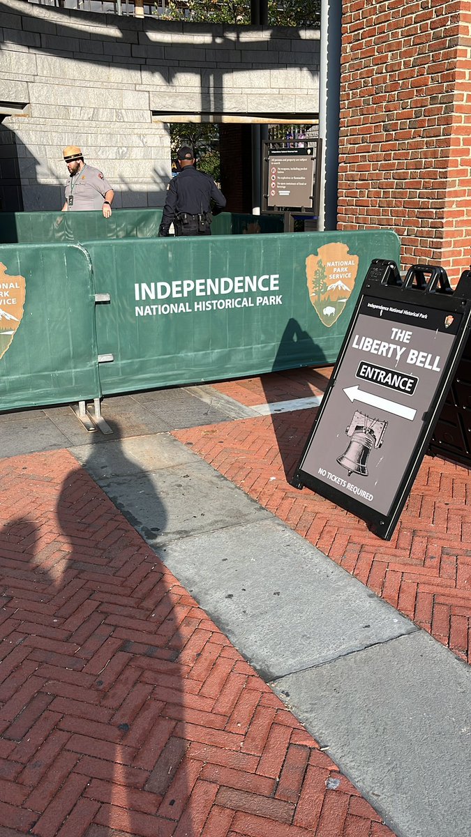 vossDCbus2's tweet image. Independence Hall #bus2