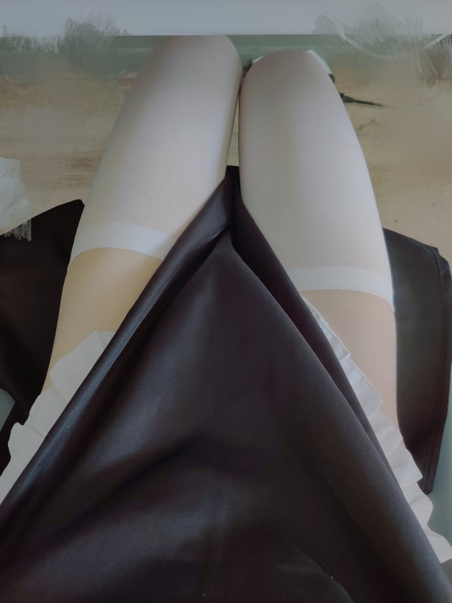 我是大家眼里人见人爱的首席修女，公认的女孩子，但最近似乎觉醒了不得了的能力——勃起♡
我会对着忏悔告解的闺阁小姐卑劣自慰♡并柔声指引这些迷途的羔羊♡在对方的流泪感谢中♡肆意射出亵渎的精液♡我会更换教会中赐福的圣浆♡替换为自己的洗屌水♡并注视着自诩高贵的淑女小口啜饮♡
文案@Somuns1314 https://t.co/RysUaqXugR