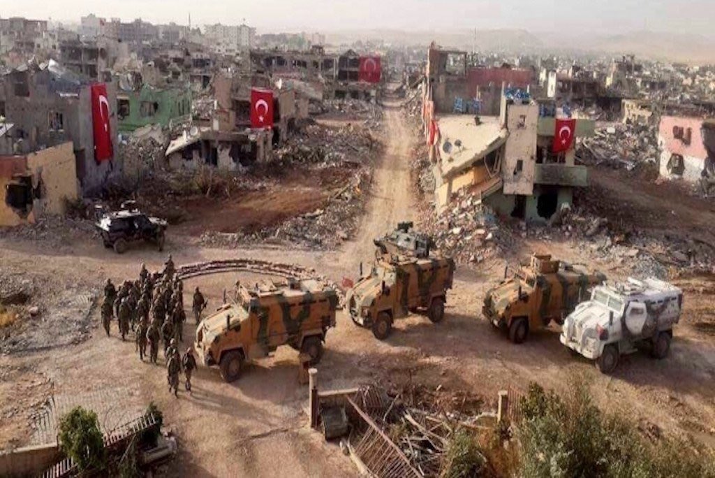 D_abdulkader's tweet photo. Israel didn’t do this, Turkey did, pro-Palestinian independence Turkey, pro-Palestinian human rights Turkey.

This is what the Turkish government does to Kurdish cities in the southeast, razing it to the ground killing everything in its way.

Terrorist State Turkey did this. https://t.co/nglvwyWMdg