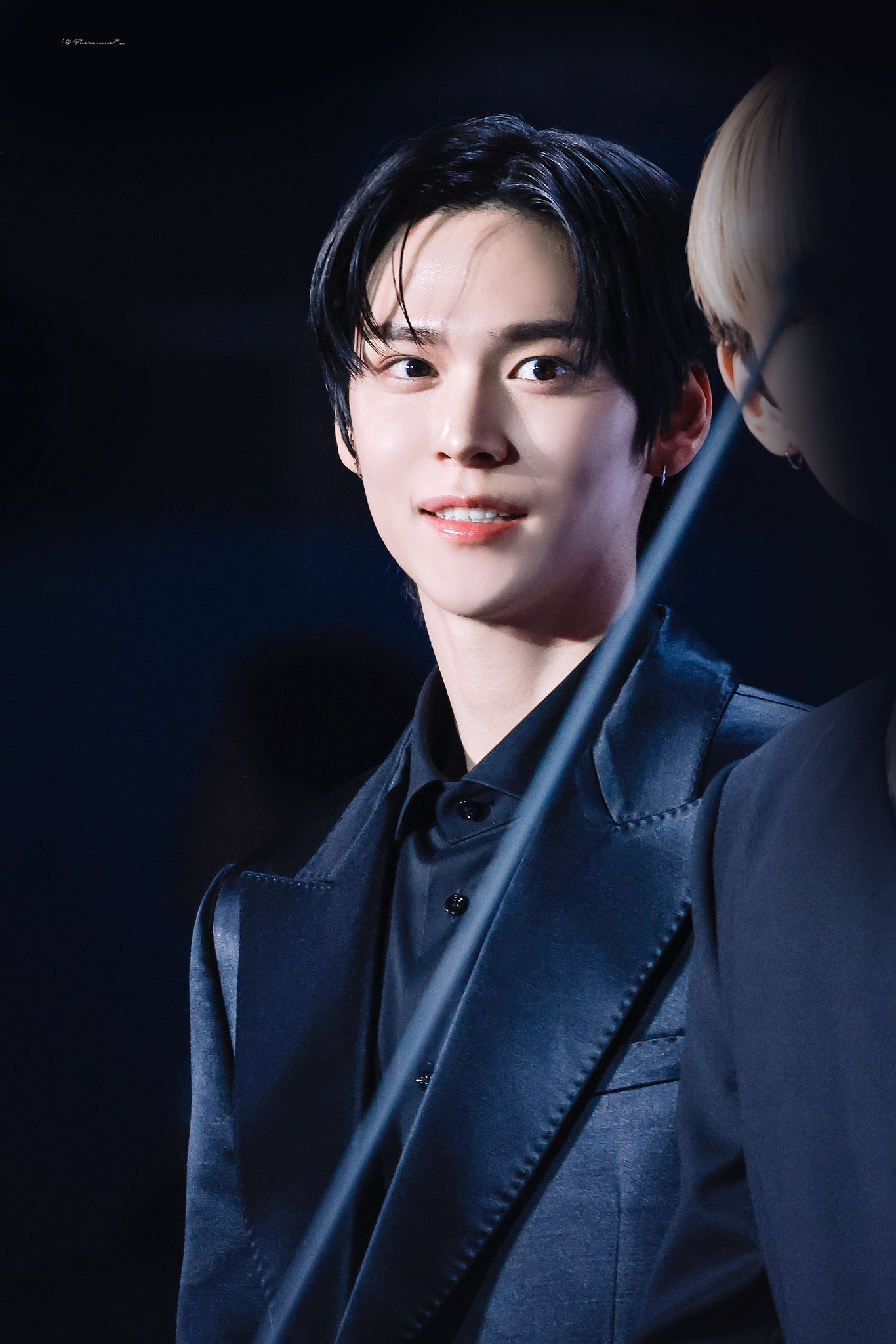 RIIZE EUNSEOK ウンソク 1・2月合併号別冊付録】RIIZE EUNSEOKに一問一答！ | Numero TOKYO