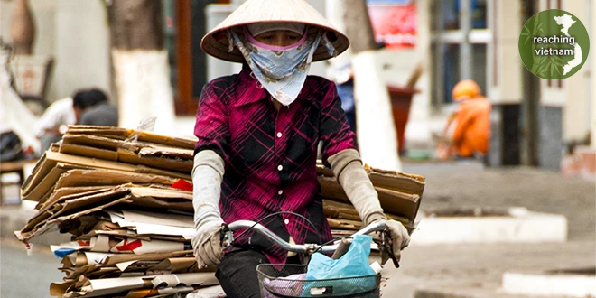reachingvn's tweet photo. People of the Neighborhood - 2 of 3 “In my distress I called upon the Lord for help. From His temple He heard my voice, and my cry to Him reached His ears.” Ps 18:6 Phu Nhuan District needs our prayers. #pray4vietnam #1010dayofprayer https://t.co/1ViDnv730P https://t.co/3FGDjI5t4G