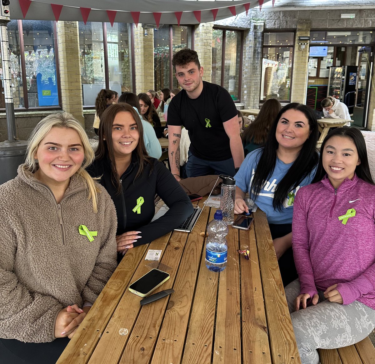 We’re celebrating World Mental Day in the courtyard at @MarinoInstitute Come down and get your @SeeChangeIRL badge and some free sweets!