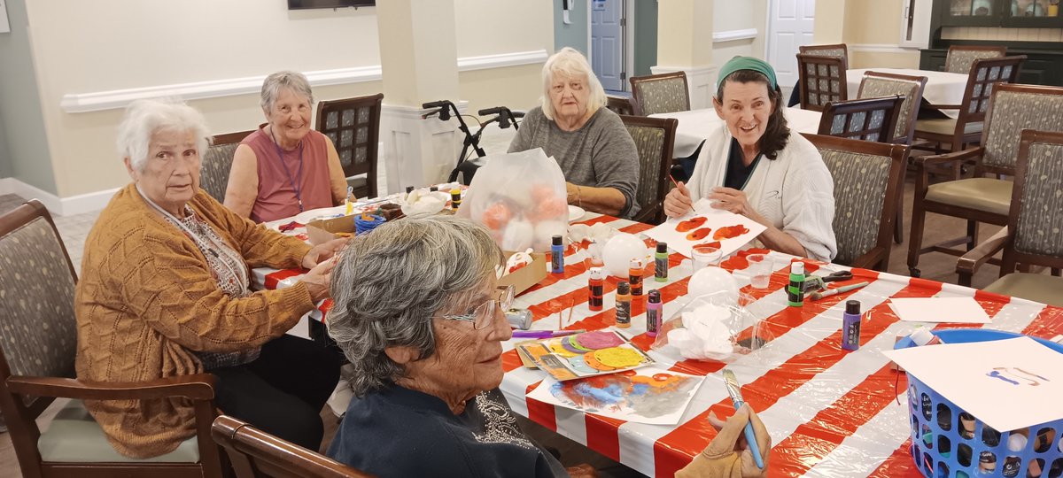 TheLegacyES's tweet photo. Our residents are engaged in our daily artisans program. We incorporate various activities that flow into the daily rhythms that are beneficial to our senior community. https://t.co/43b7NU4f1Z