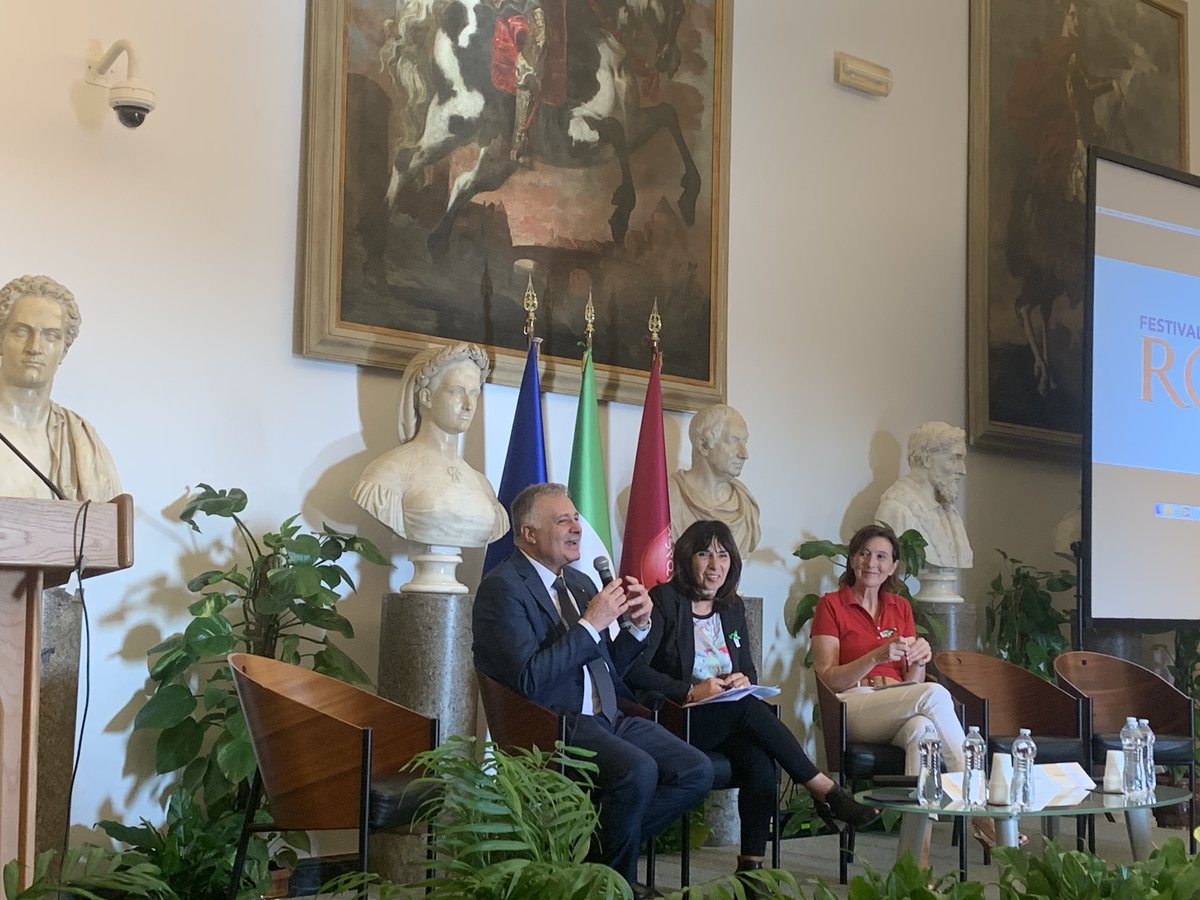 ASLRM2's tweet photo. Evento conclusivo per #RoMens oggi #10ottobre, in occasione della Giornata #SaluteMentale
Il nostro DG #Casati apre i lavori sottolineando il messaggio del Video dei Centri Diurni Dipartimento Salute Mentale #ASLRoma2: Tornare a vivere, insieme nella comunità, superando la paura https://t.co/q1d08YElAs