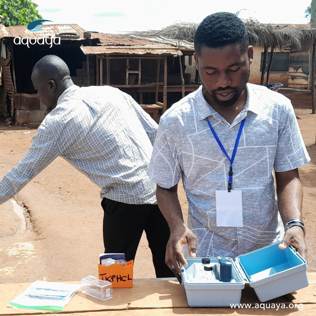 Aquaya's tweet photo. 👨‍🏫🚰 Brodi, Ghana, the #REAWater team is training water system operators on how to test water samples for chlorine residual after chlorination to ensure that the water is free of harmful bacteria.

@USAIDWater | @hiltonfound | @HelmsleyTrust | @RuralwaterKNUST https://t.co/Do4qyJxPGI