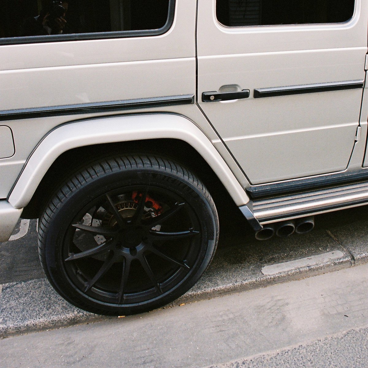 BaanVelgen's tweet photo. BC Forged KL13 wheels for the G63 AMG. With a spoke design and a deep concave profile, these wheels exude a sense of power and sophistication. The Matte Black finish adds a bold and distinctive look to the AMG.

#BCForged #BCForgedKL13 #G63AMG #MercedesAMG https://t.co/f5YIkIbmNm