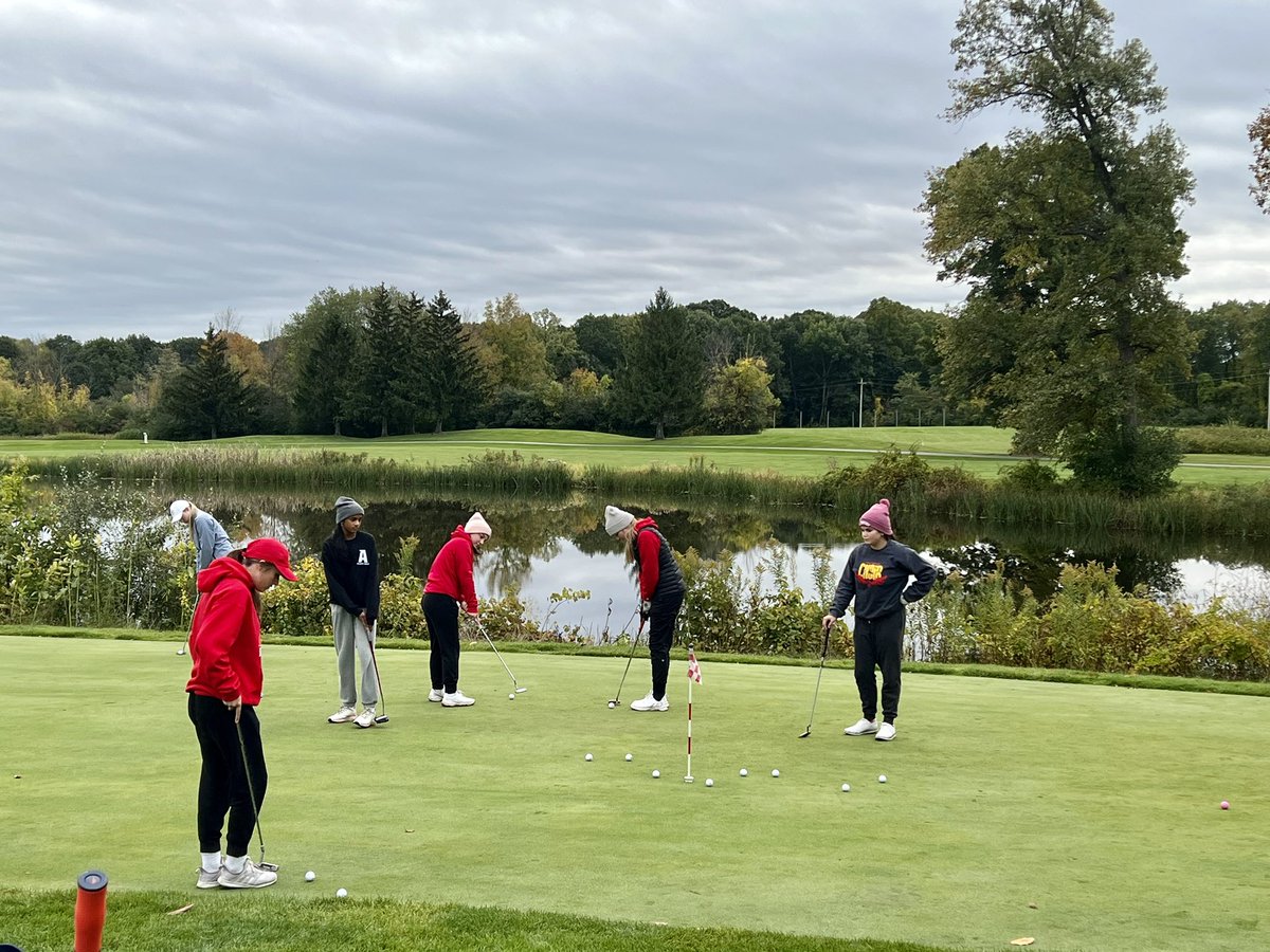 athensredhawks's tweet image. Girls Golf team warming up for Regionals. #GoHawks