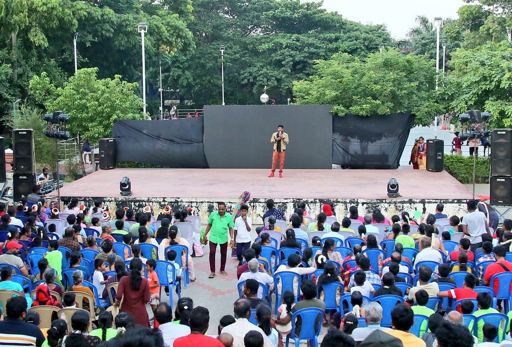 Yoshvas_Studio's tweet photo. Emcee Arun ❤️ Thank you so much 🙏 #yoshvasdancestudio #dance #show https://t.co/qzE7NX8OPb