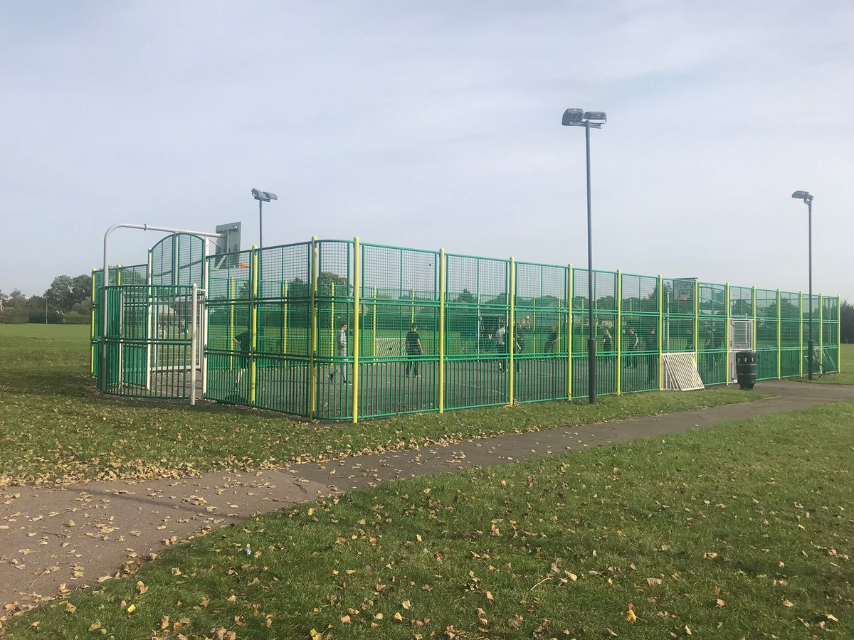 LeicsPCC's tweet image. The #PCC has been touring #SouthWigston with @Oadby_Wigston to look at ASB hotspots and learn what the Community Safety Partnership is doing to combat the problems. #MakeOurStreetsSafeAgain #MOSSA #BecausePeopleMatter #CommissionerInTheCommunity