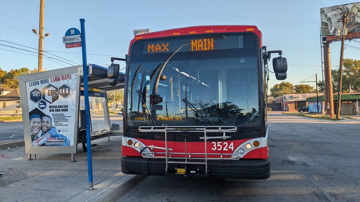 kuyaraymart_'s tweet photo. Happy Transit Week, Kansas City! Always a pleasure taking @RideKCTransit to work. @waytogokc #greencommutekc https://t.co/pOBhOF2Ipi