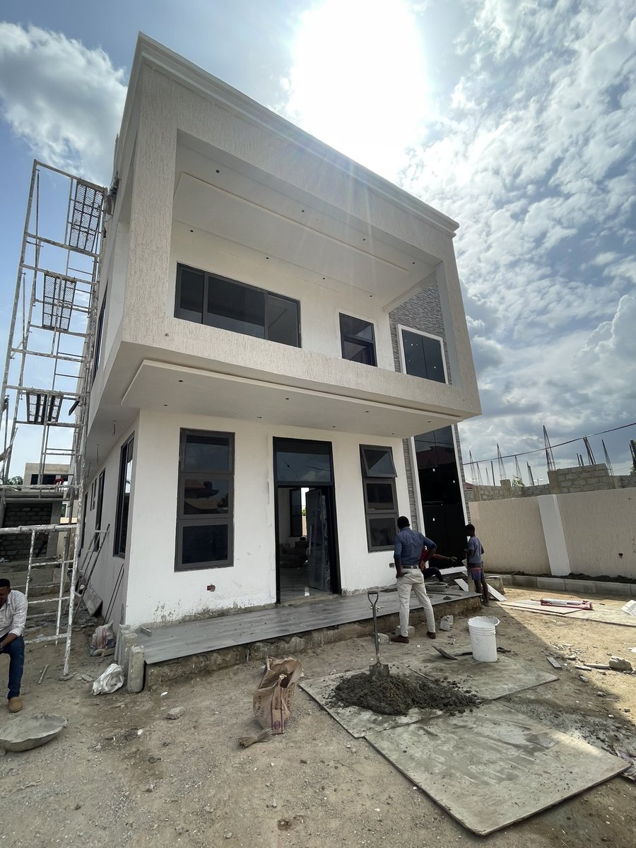 propertypluggh's tweet photo. Spacious 5 bedroom house with a Swimming Pool and ample outdoor space available for sale in Spintex.

Call or WhatsApp +233248047153 for more information or to schedule a meeting.

📍Spintex Road, Accra 

PRICE: $350,000 NEGOTIABLE https://t.co/OJAj1ADAPF