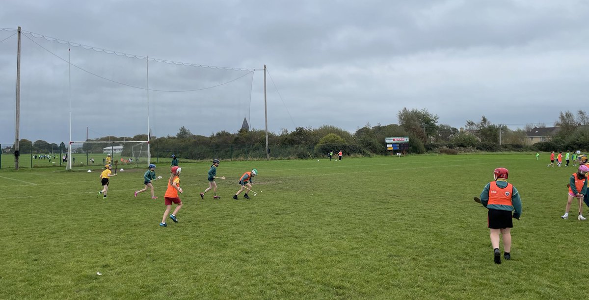 Primary School GoGames Blitz - @claregaacg

🏟️ @CLGEireOgInis
#️⃣ 220 Pupils
👥 @gmcinis @criostri @holyfamilyennis

Thank you to all participating pupils & teaching staff.

Boys & girls from three schools all playing Gaelic Games together - club members & newcomers - maith sibh!