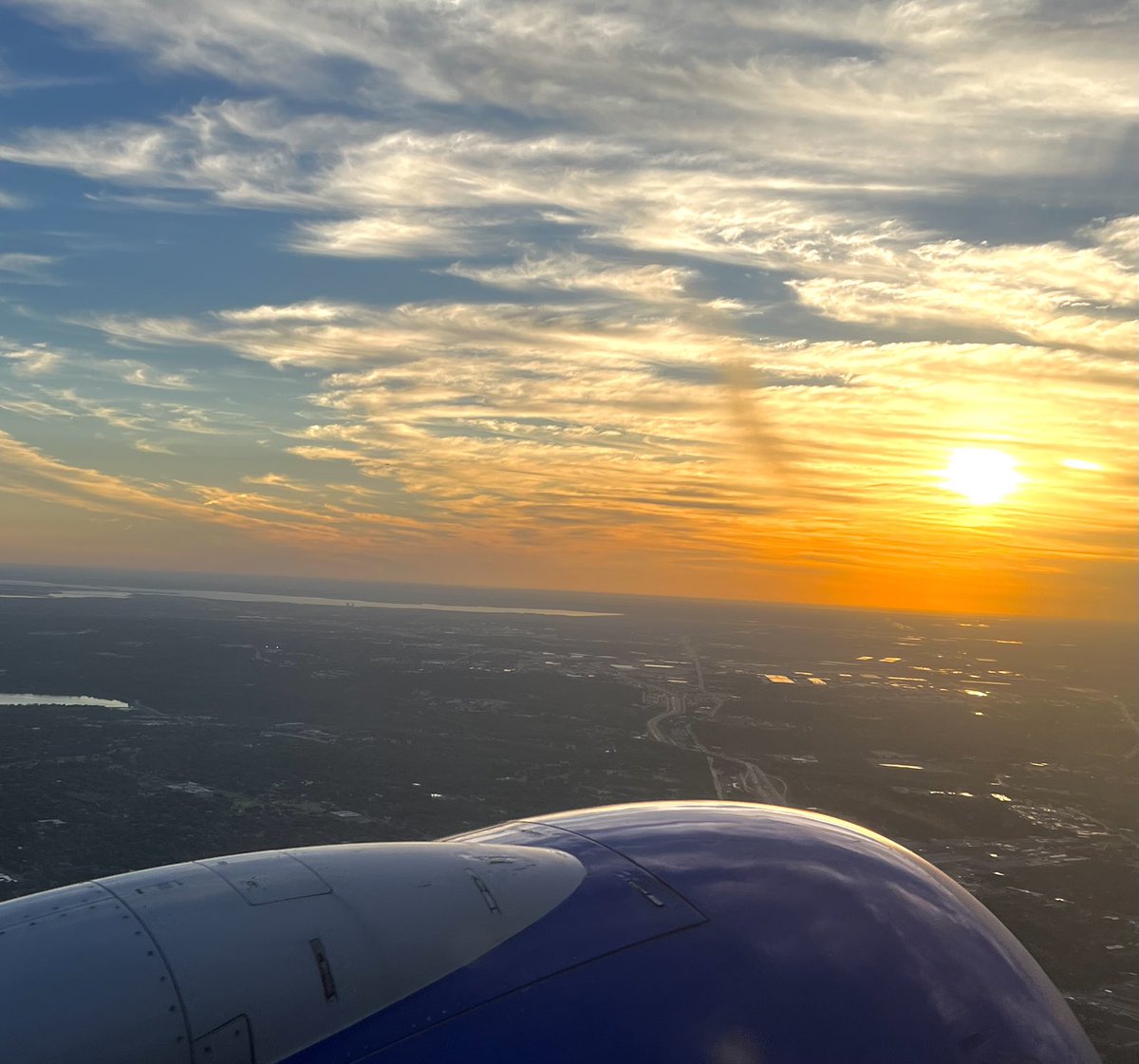 oldavis3's tweet image. Beautiful morning departure from ⁦@DallasLoveField⁩ on ⁦@SouthwestAir⁩