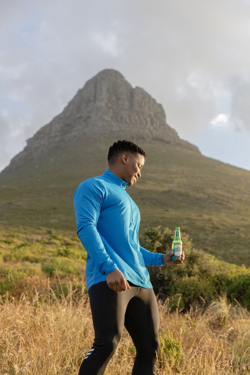 AnelePapu's tweet photo. Mountain top views are the sweet spot to a Cape Town hike #ItsALiteStyle https://t.co/Vw7ELx2EJm