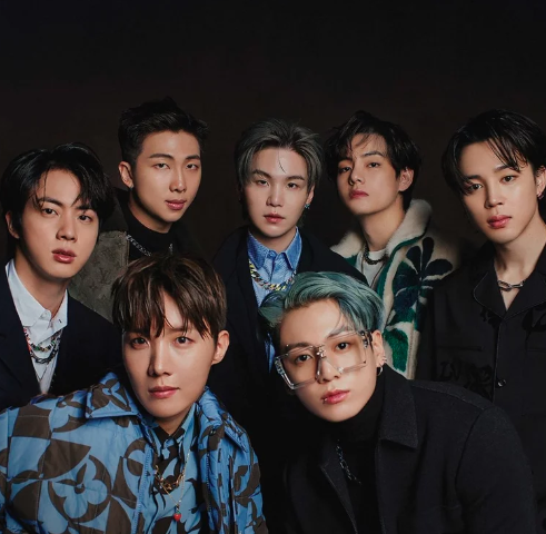 AboutMusicYT's tweet photo. Kpop groups that won "Daesang" at The Fact Music Awards each year:

2018: BTS
2019: BTS
2020: BTS
2021: BTS
2022: BTS
2023: SEVENTEEN https://t.co/GUo9mFxJjr